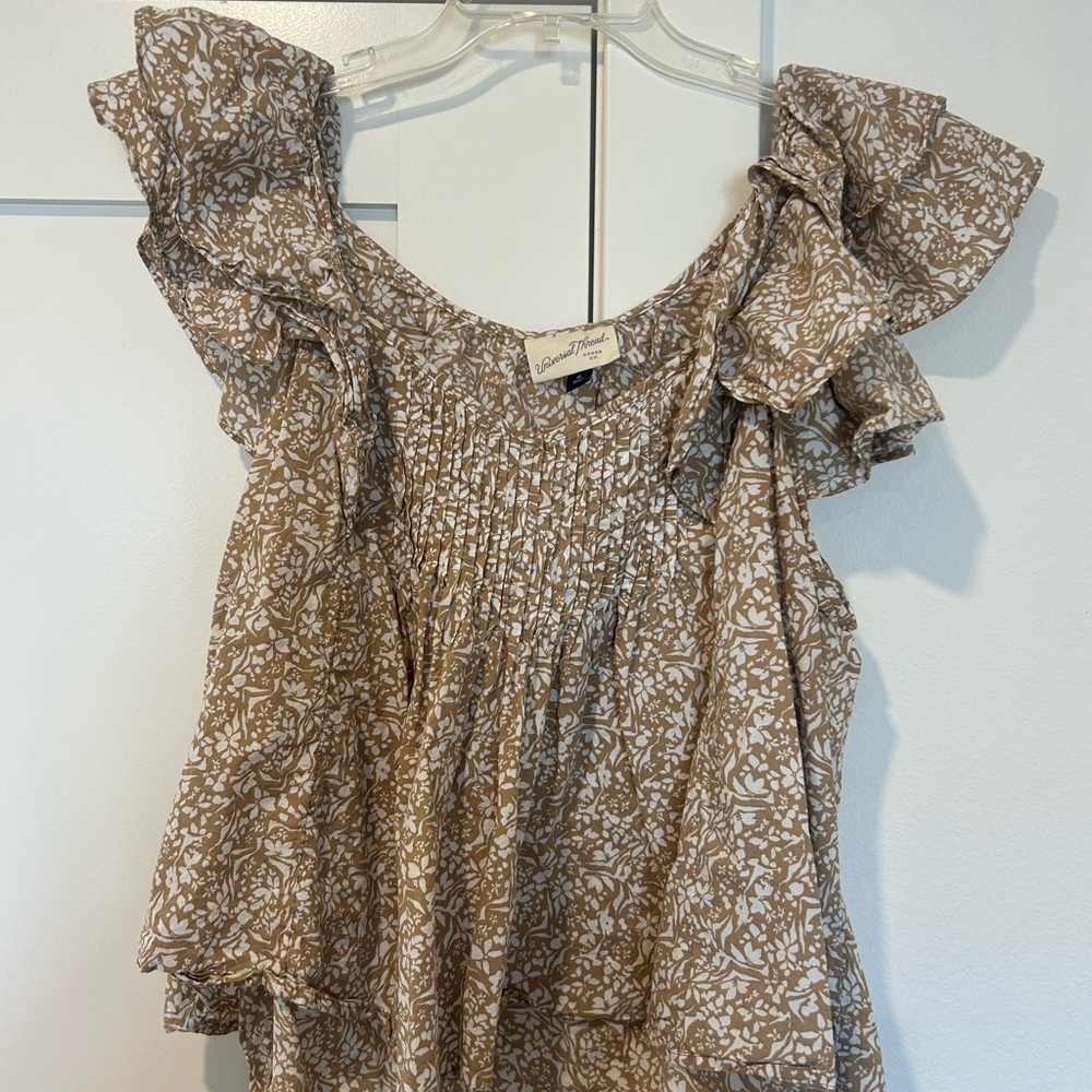 Floral Ruffle Sleeve Top in Brown